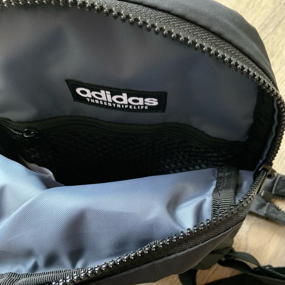 NWT❤️ Adidas Black Convertible Crossbody Bag - Picture 4 of 10